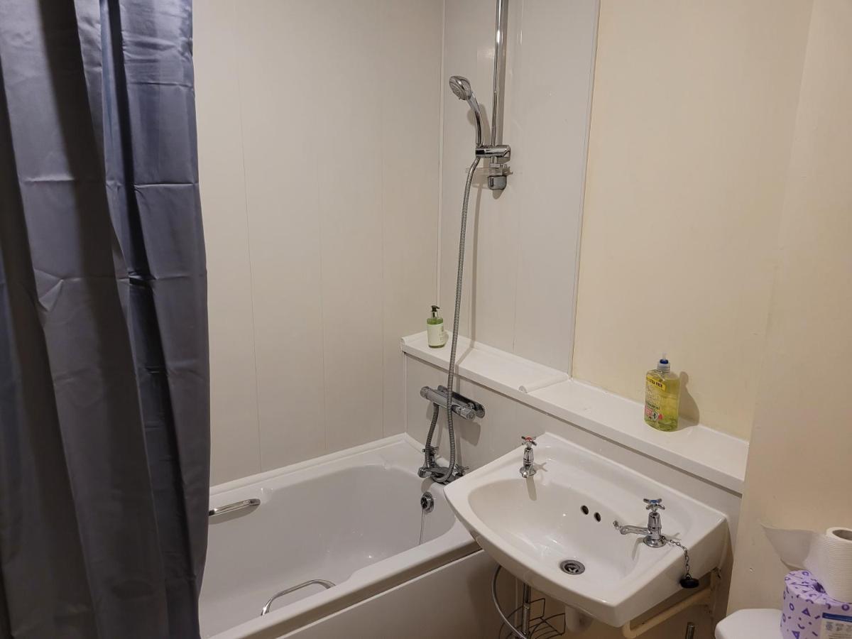 Marvellous Meridian Maisonette Ifield Екстер'єр фото