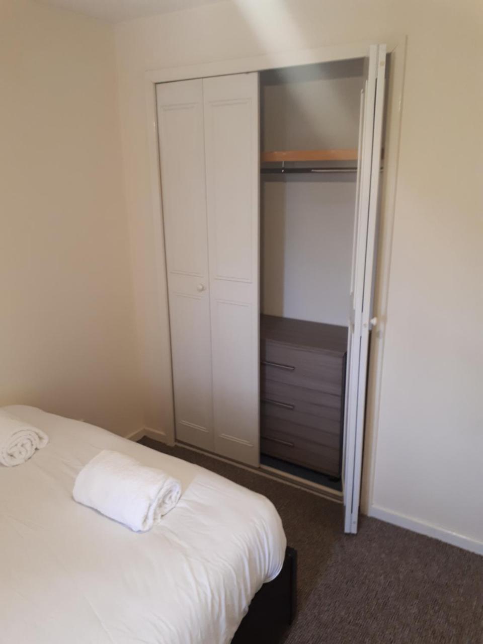 Marvellous Meridian Maisonette Ifield Екстер'єр фото